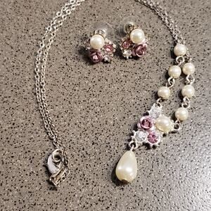 SAO FAUX Pear & Rose Necklace‎ & Earrings Set. 71/2 inch